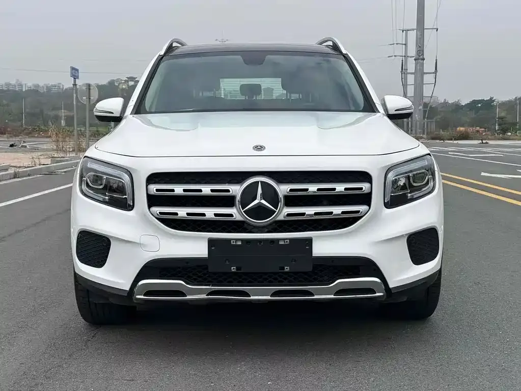 Mercedes-Benz GLB — фото 1