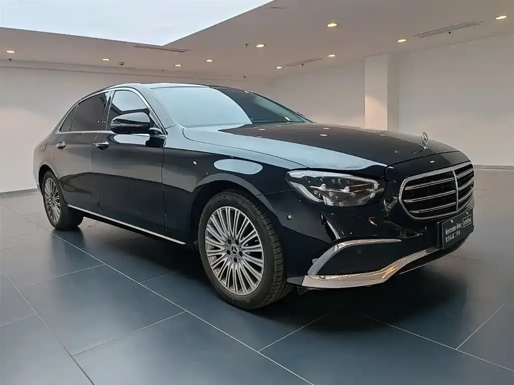 Mercedes-Benz E-Class — фото 10