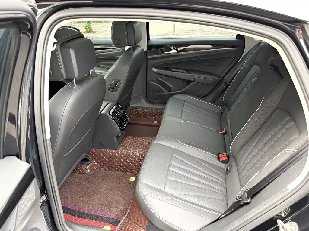 Volkswagen Passat — фото 8