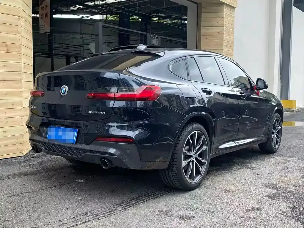 BMW X4 — фото 8
