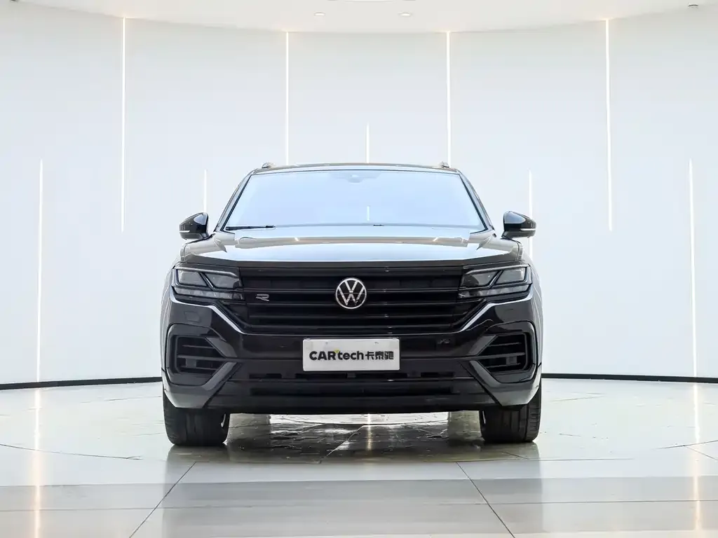 Volkswagen Touareg — фото 5
