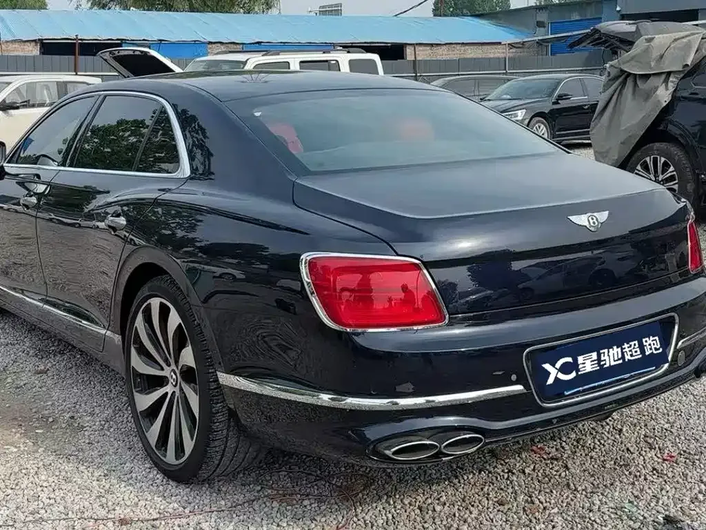 Bentley Flying Spur — фото 7