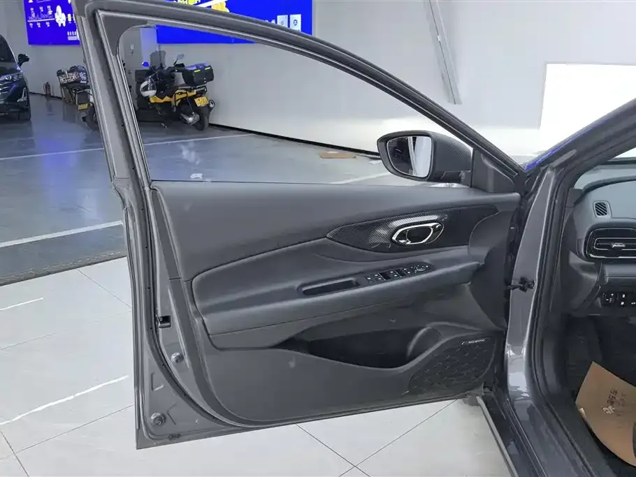 GAC Motor Shadow Leopard — фото 7