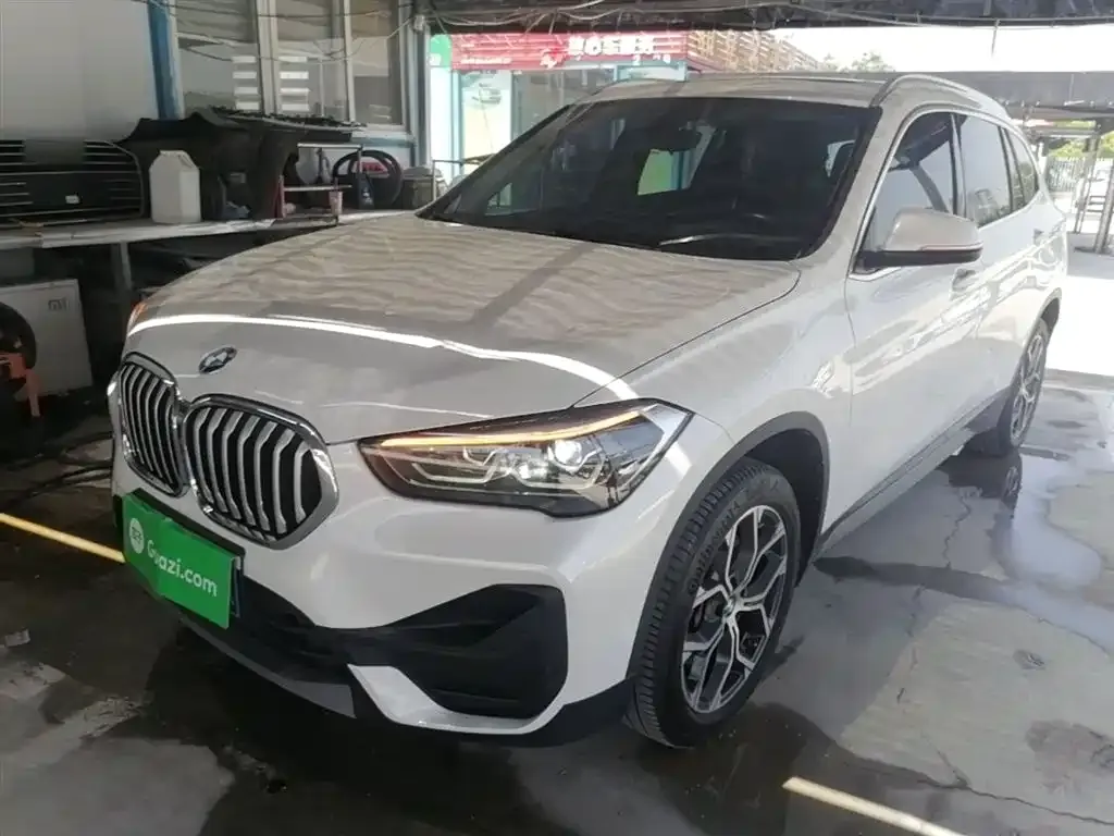 BMW X1 — фото 1