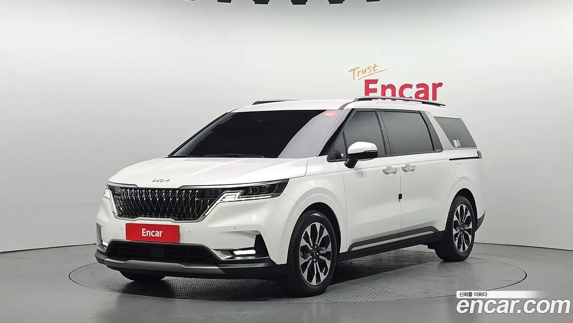 Kia Carnival — фото 1