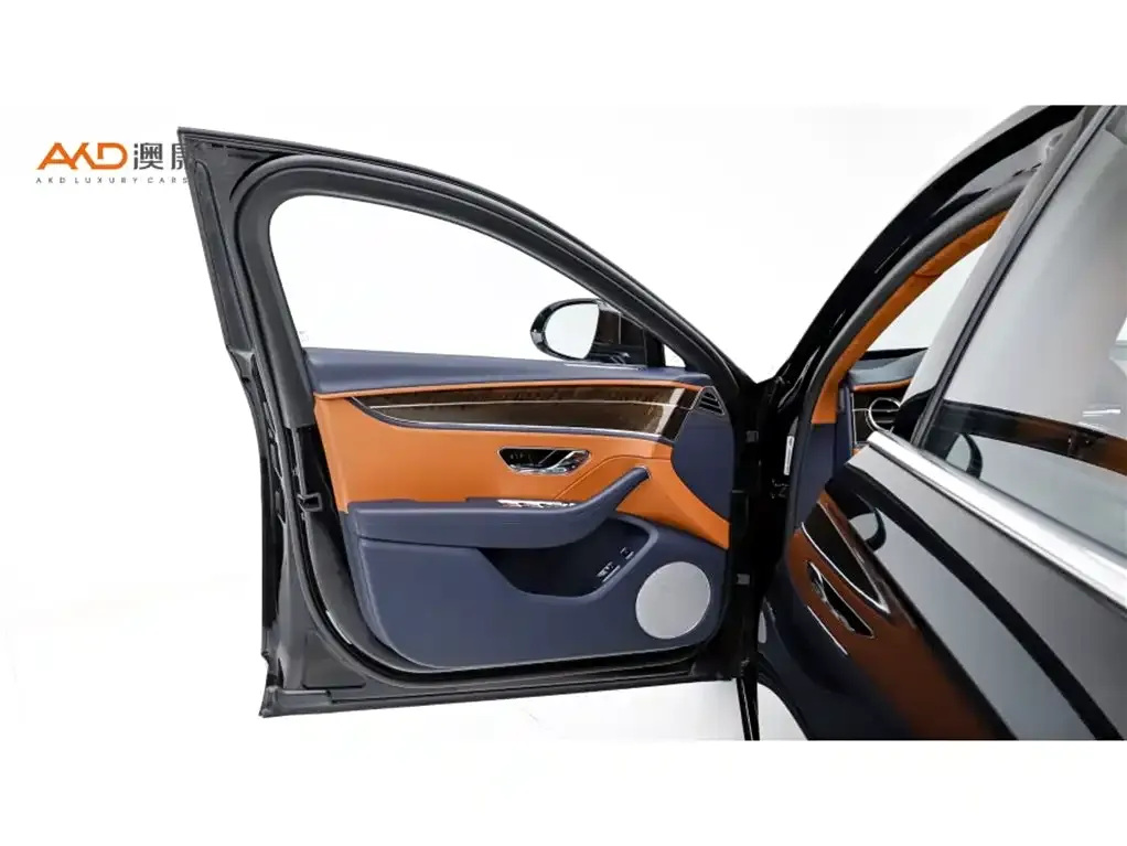 Bentley Flying Spur — фото 2