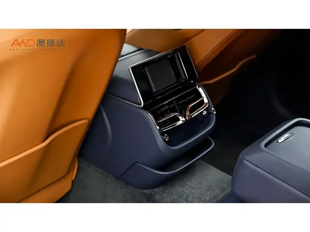 Bentley Flying Spur — фото 3