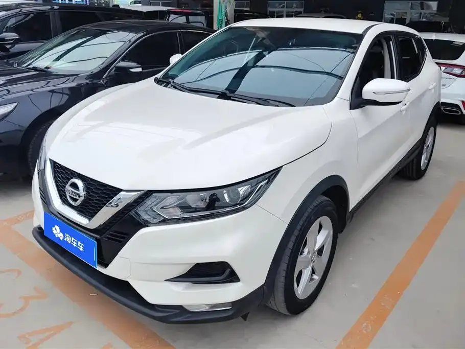 Nissan Qashqai — фото 1