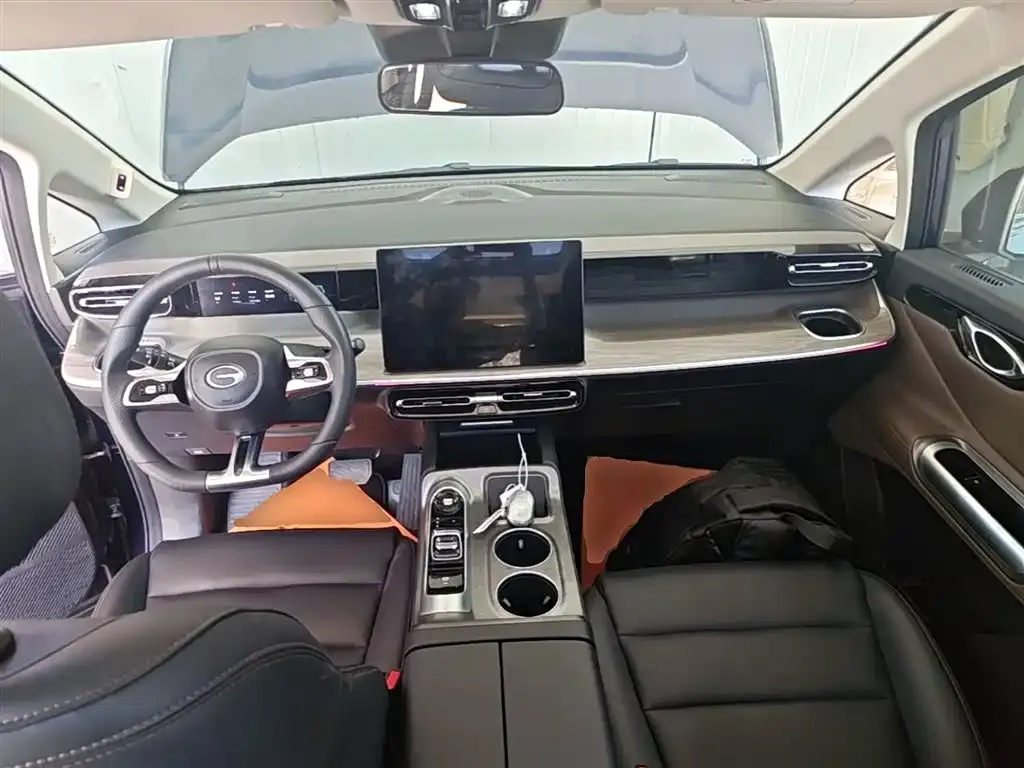 GAC Motor E8 Hybrid — фото 4