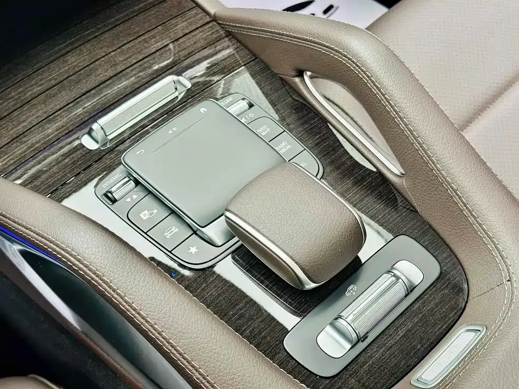 Mercedes-Benz GLS — фото 4