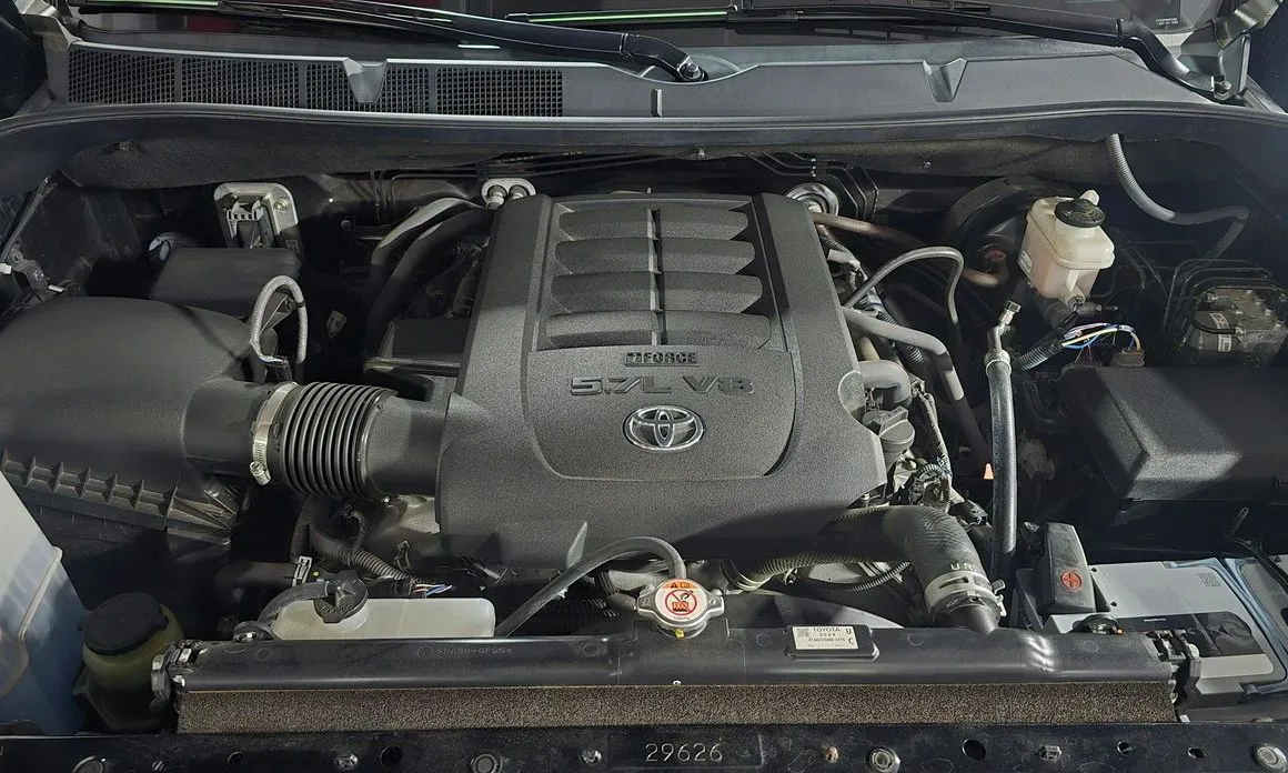 Toyota Tundra — фото 5