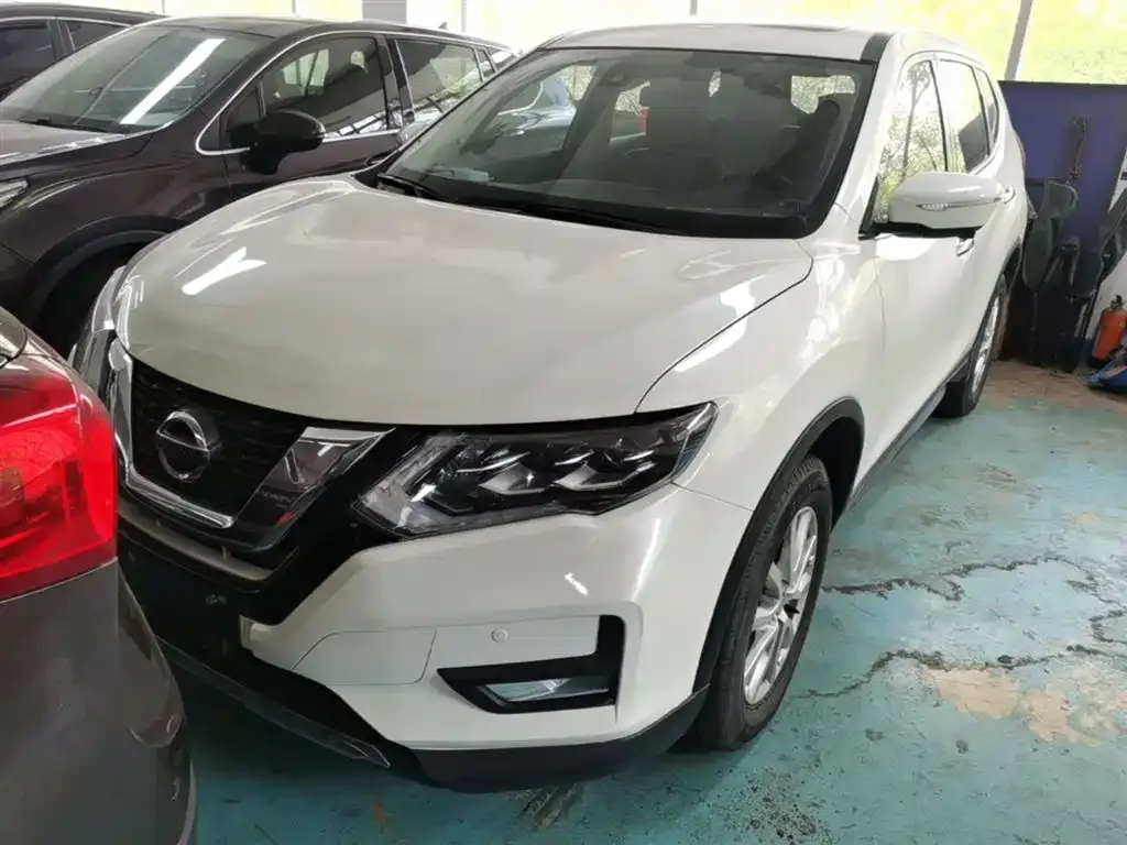 Nissan X-Trail — фото 1