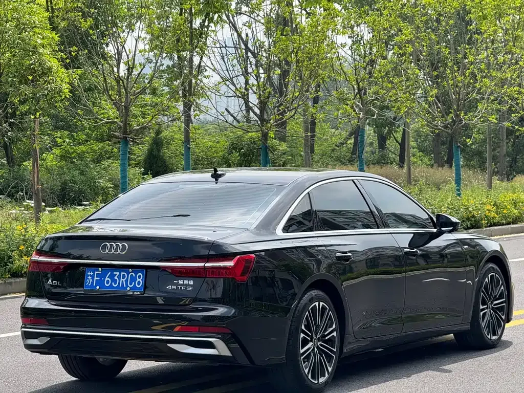 Audi A6L — фото 9