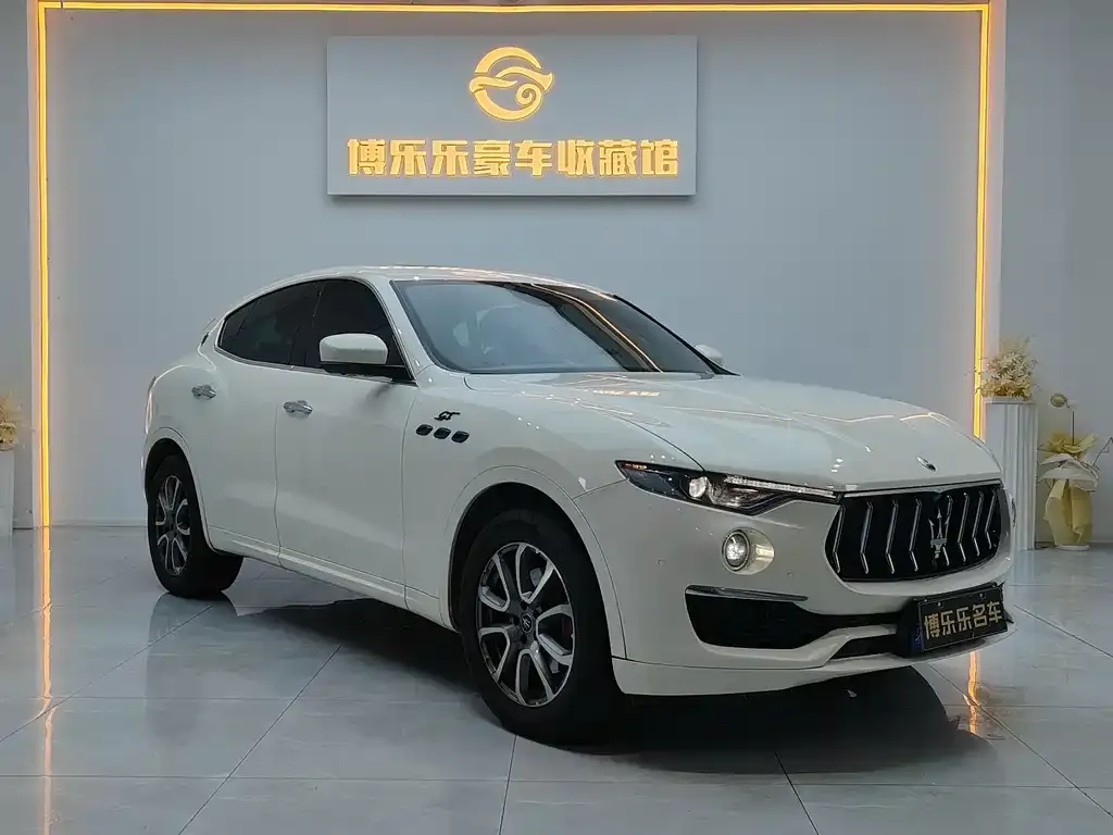 Maserati Levante — фото 2