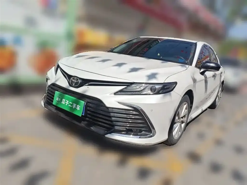 Toyota Camry — фото 2