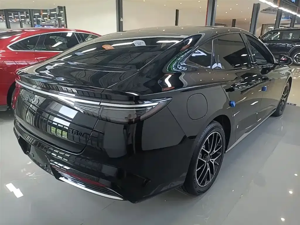 BYD Seal 07 DM-i — фото 2