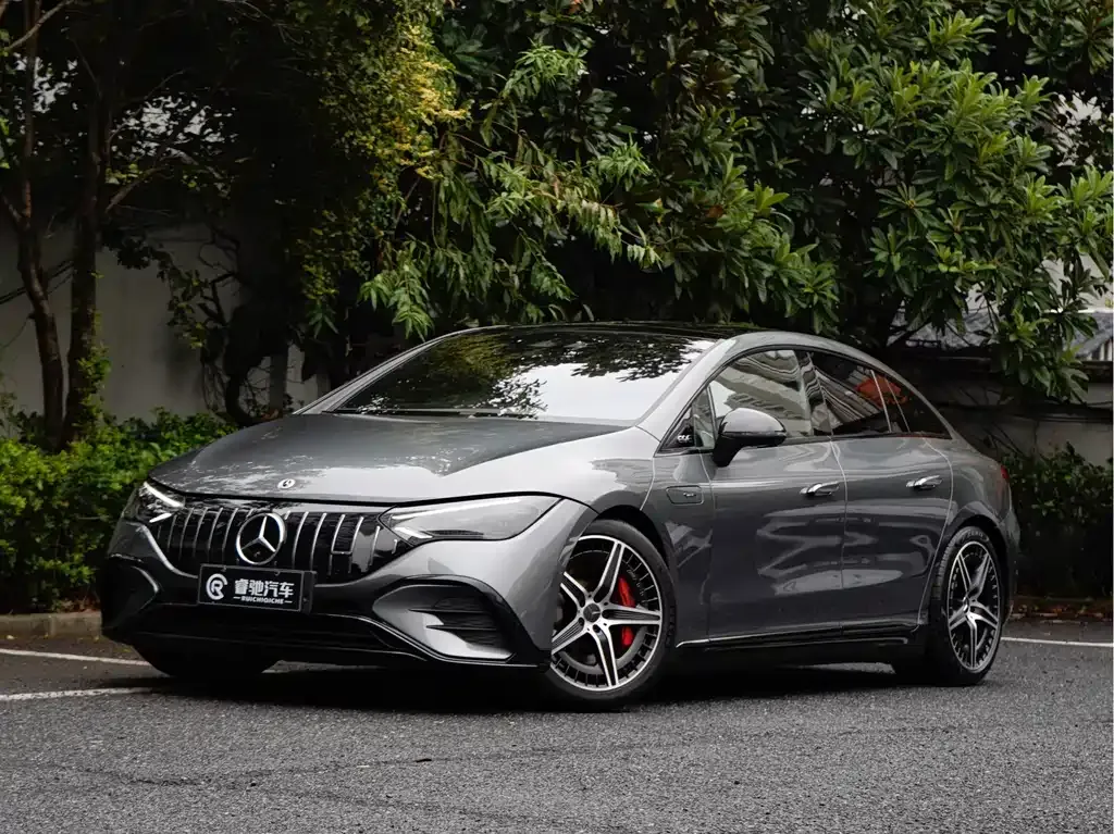 Mercedes-Benz EQE AMG — фото 1