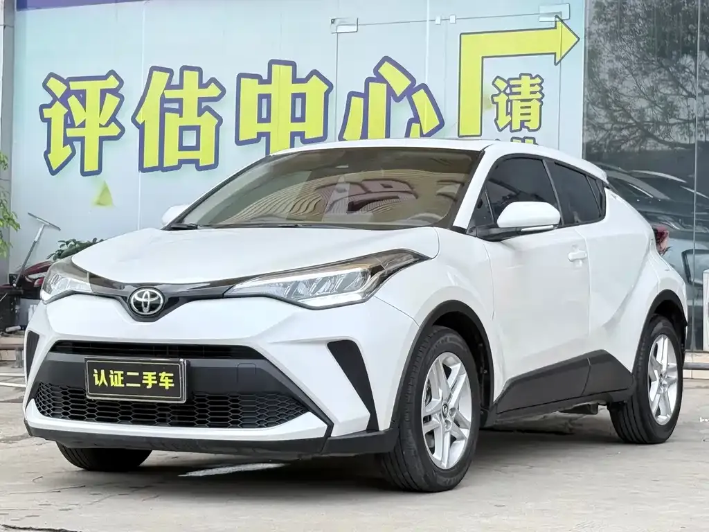 Toyota C-HR — фото 1