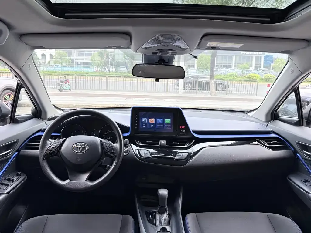 Toyota C-HR — фото 8