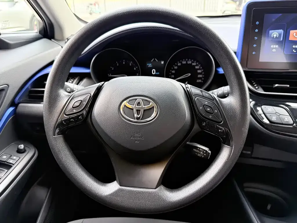 Toyota C-HR — фото 5