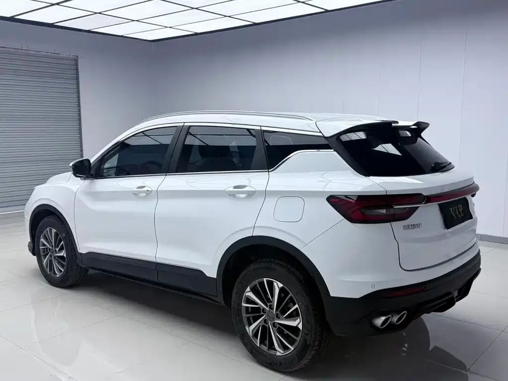 Geely Binyue — фото 10