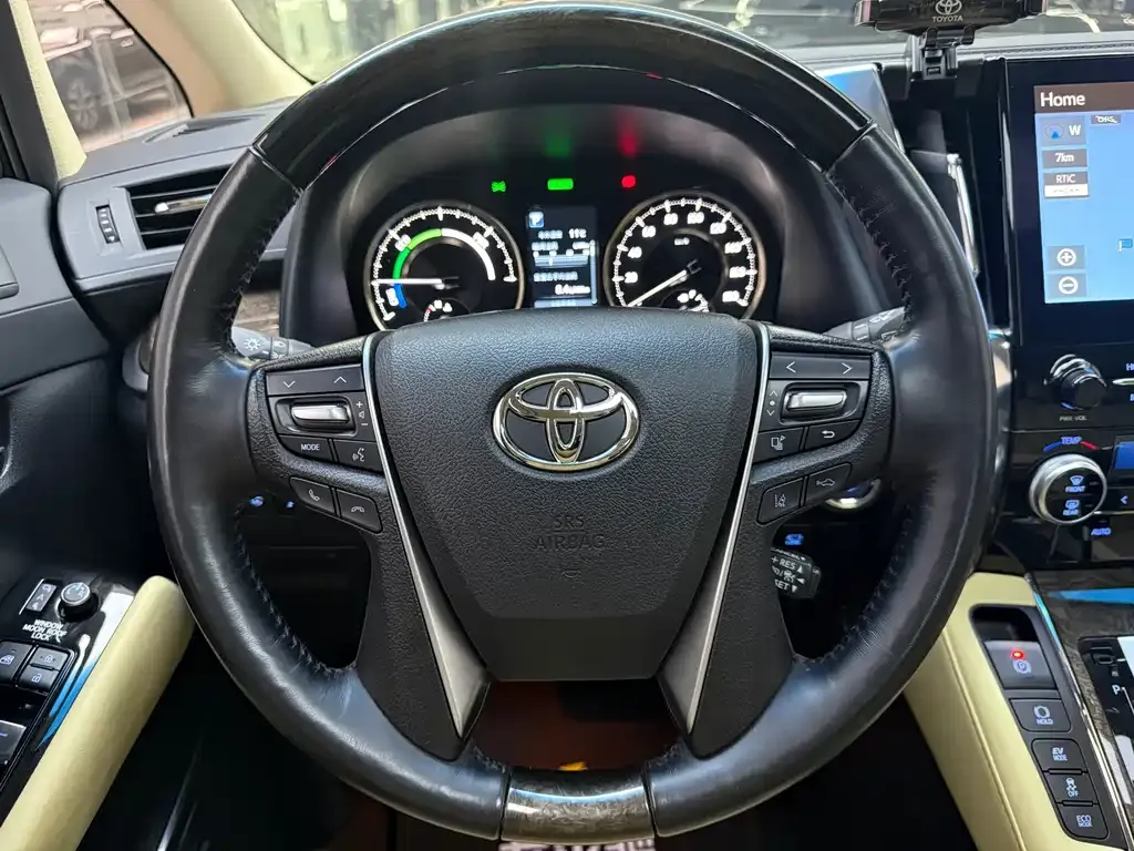 Toyota Vellfire — фото 5