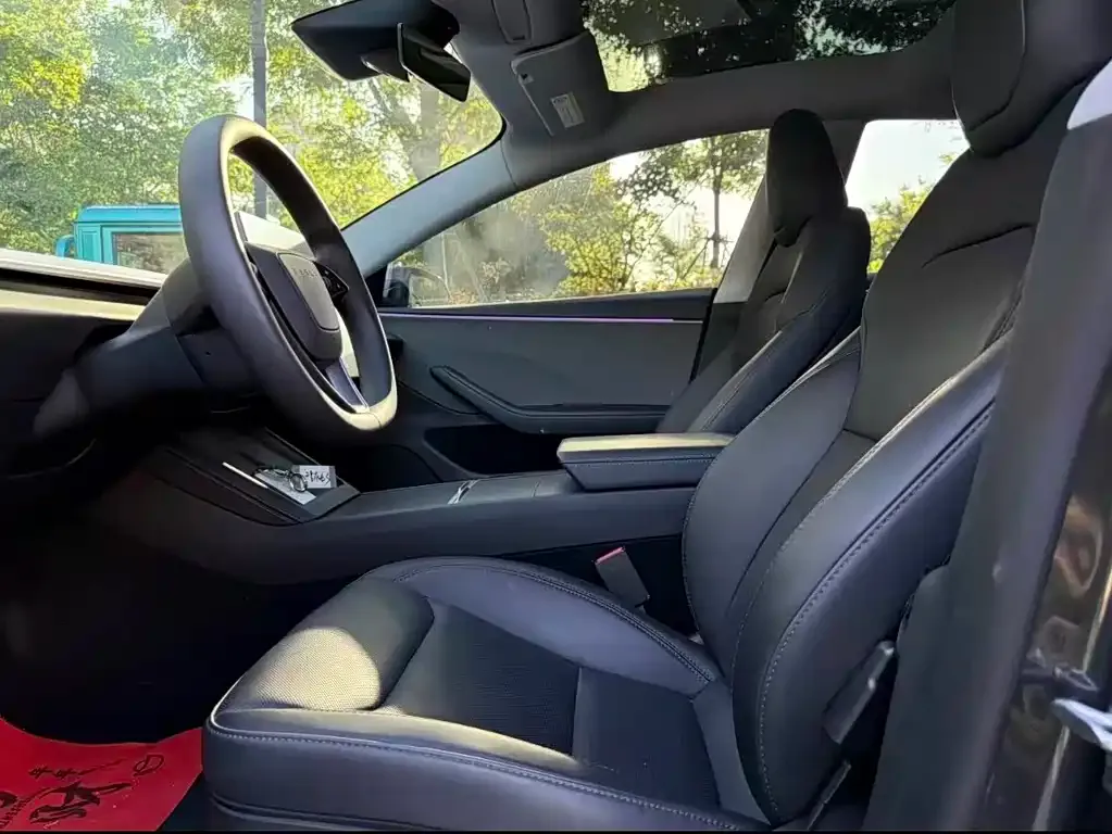 Tesla Model 3 — фото 4