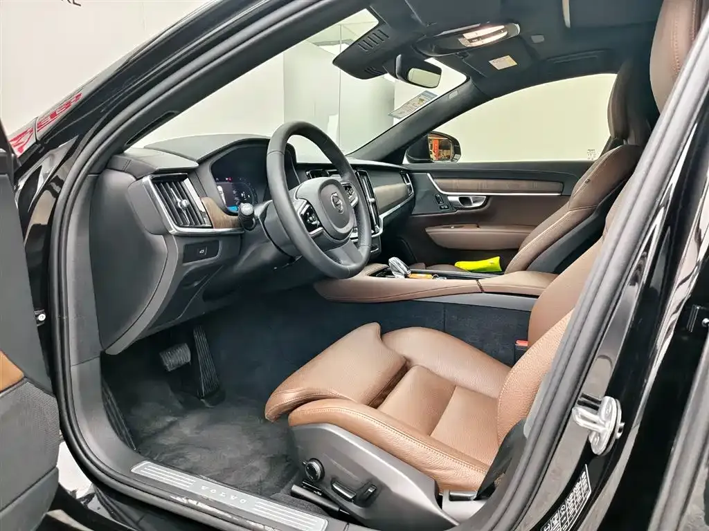 Volvo S90 — фото 10
