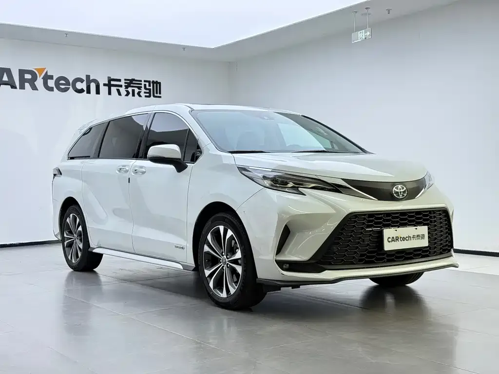 Toyota Granvia — фото 4
