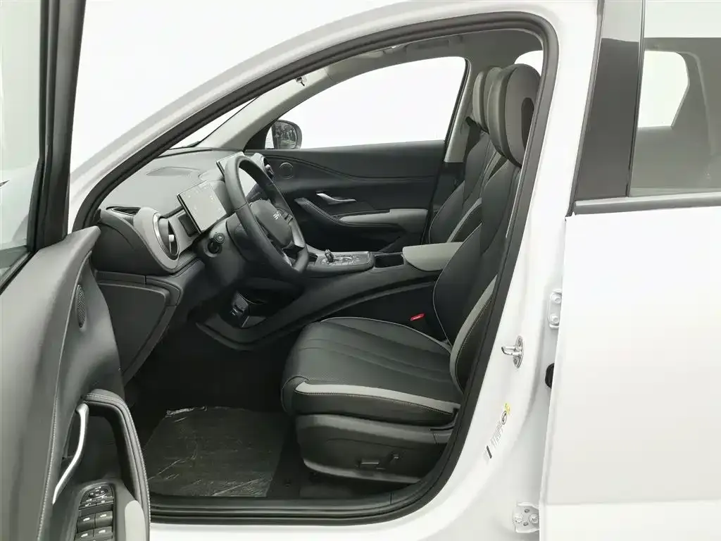 BYD Seal 05 DM-i — фото 7
