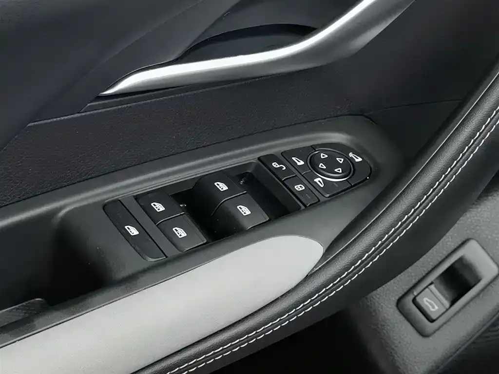 BYD Seal 05 DM-i — фото 9