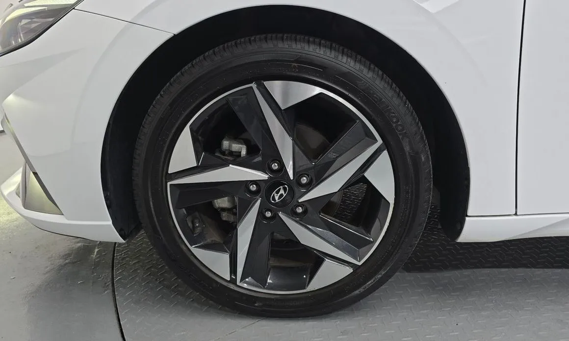 Hyundai AVANTE — фото 8
