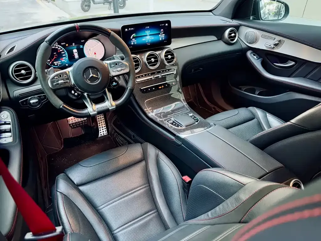 Mercedes-Benz GLC AMG — фото 10