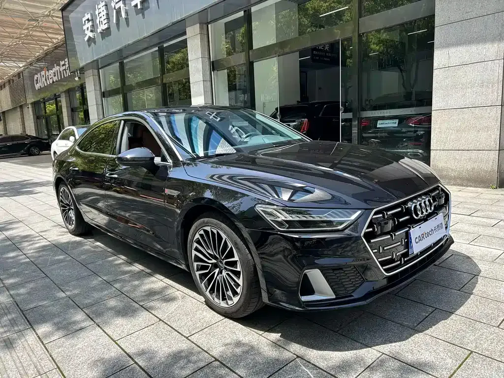 Audi A7L — фото 7