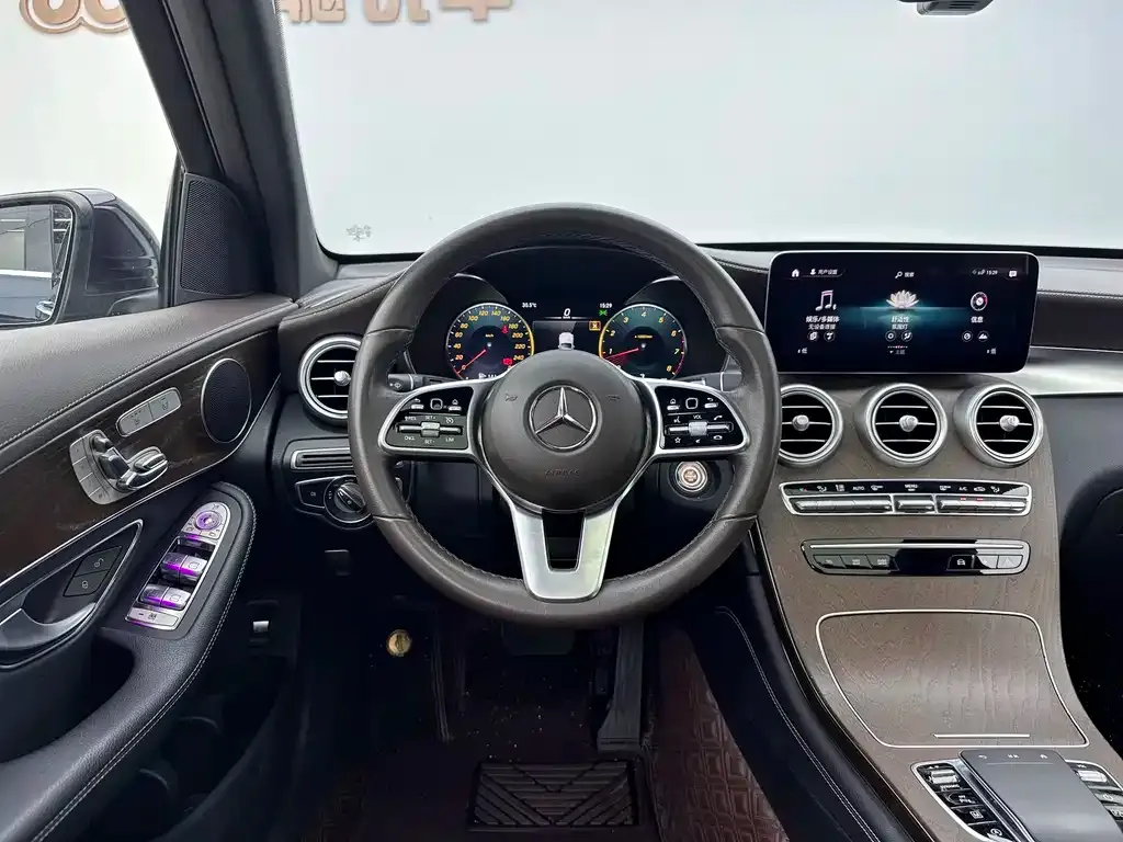 Mercedes-Benz GLC — фото 3