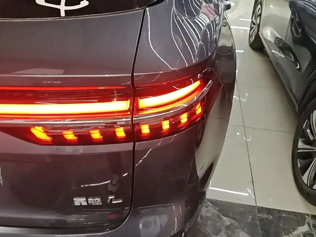 Geely Xingyue L — фото 4