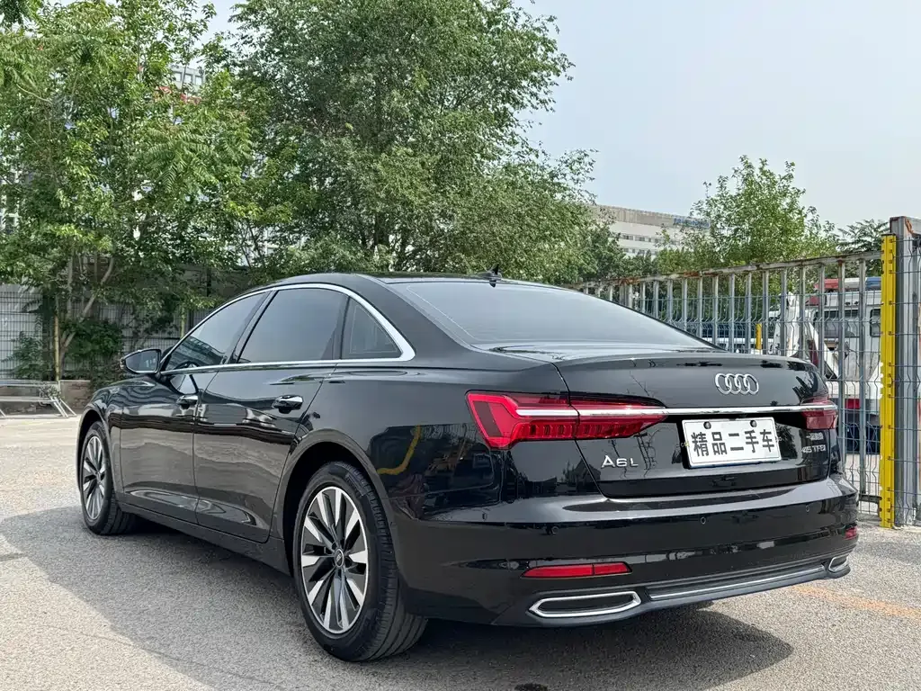 Audi A6L — фото 9