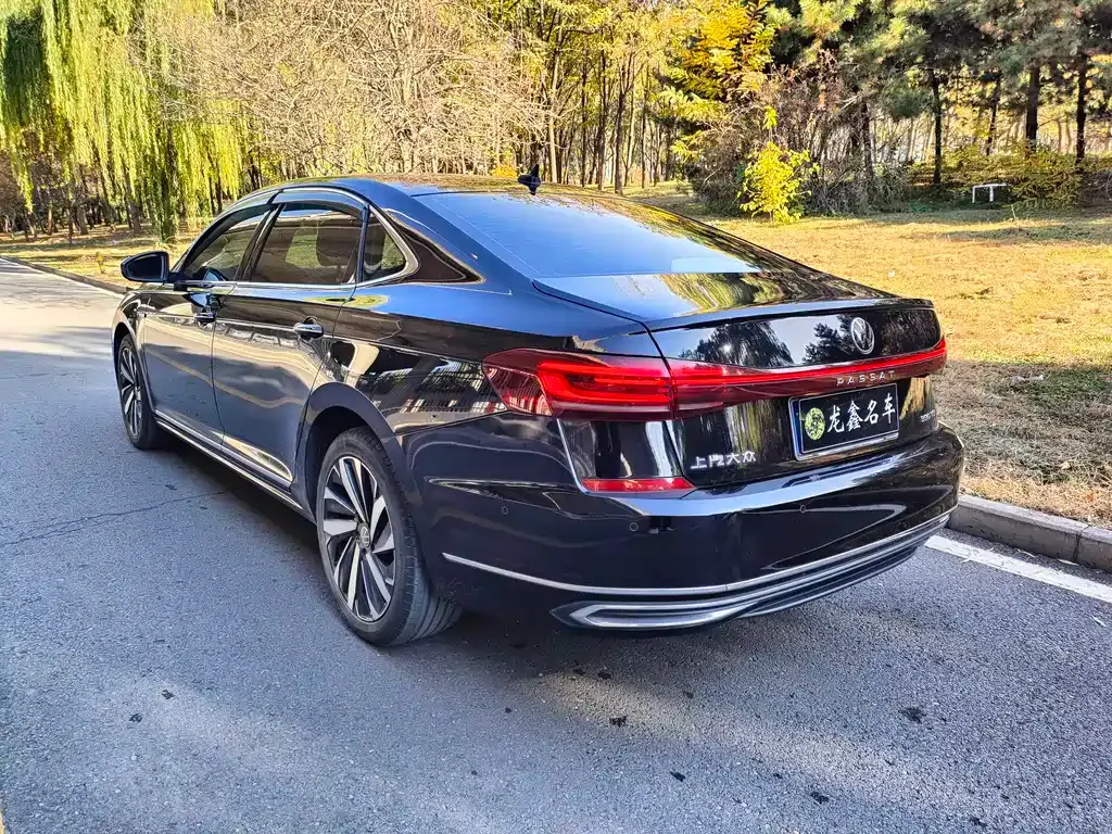 Volkswagen Passat — фото 10