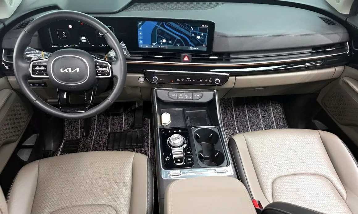 Kia Carnival — фото 10