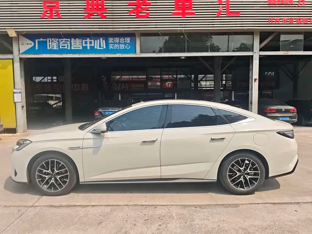 BYD Seal 07 DM-i — фото 2