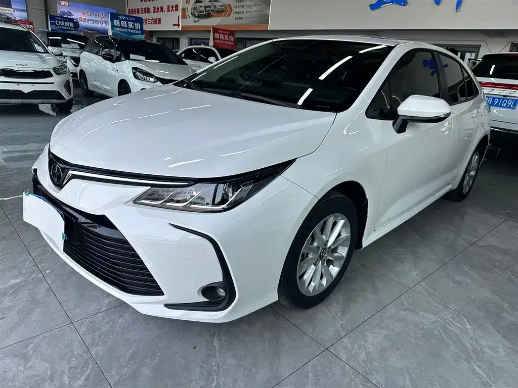 Toyota Corolla — фото 1