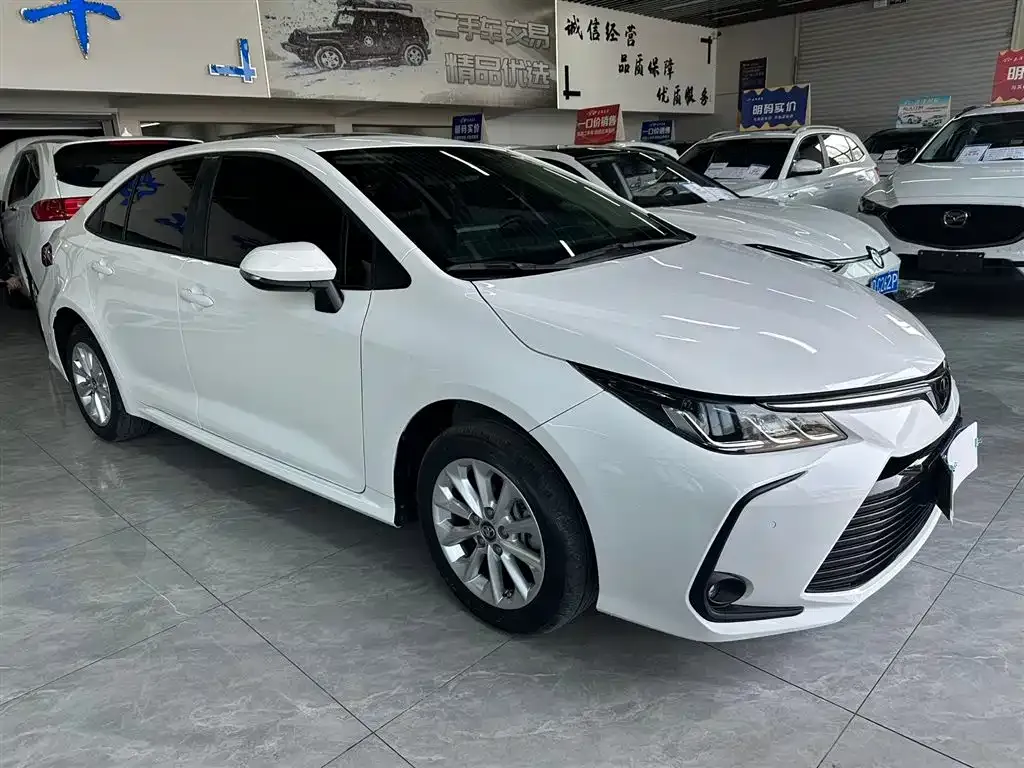 Toyota Corolla — фото 7