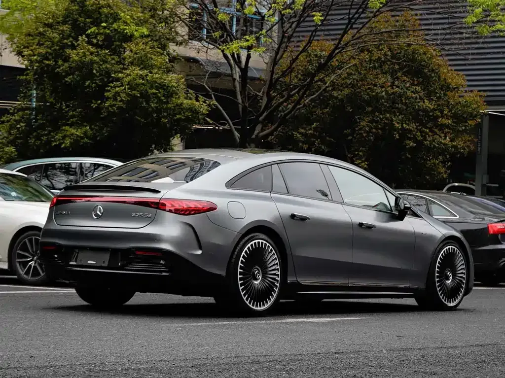Mercedes-Benz EQS AMG — фото 4