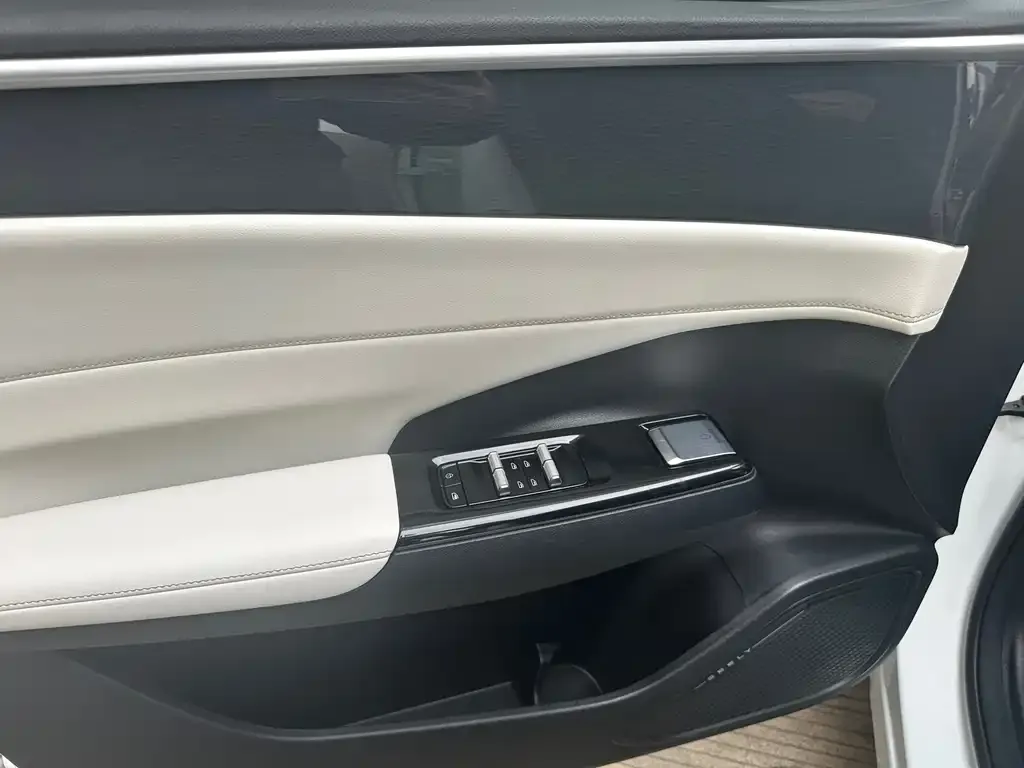 Geely Galaxy L7 — фото 2
