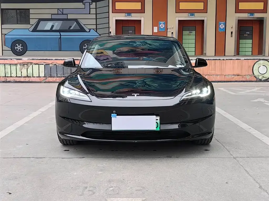 Tesla Model 3 — фото 10