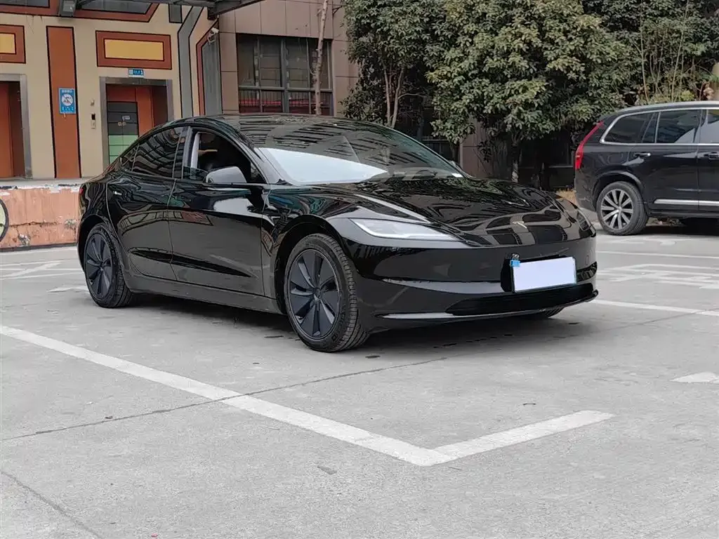 Tesla Model 3 — фото 8