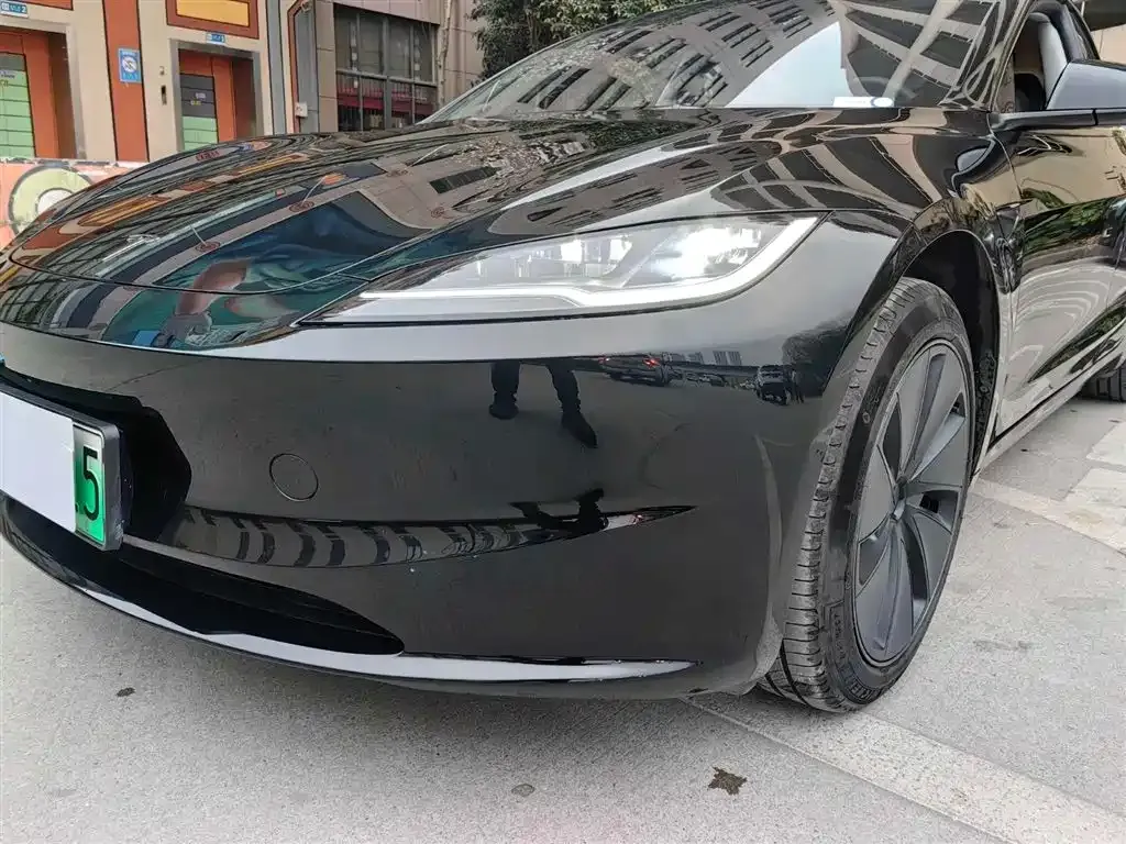 Tesla Model 3 — фото 5