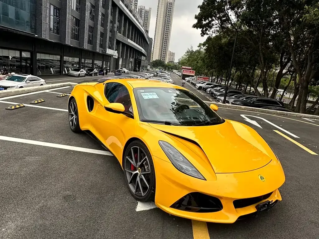 Lotus Emira — фото 10