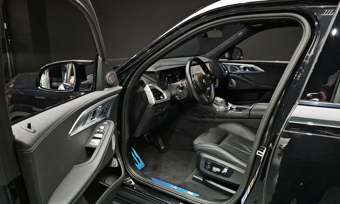BMW XM — фото 9