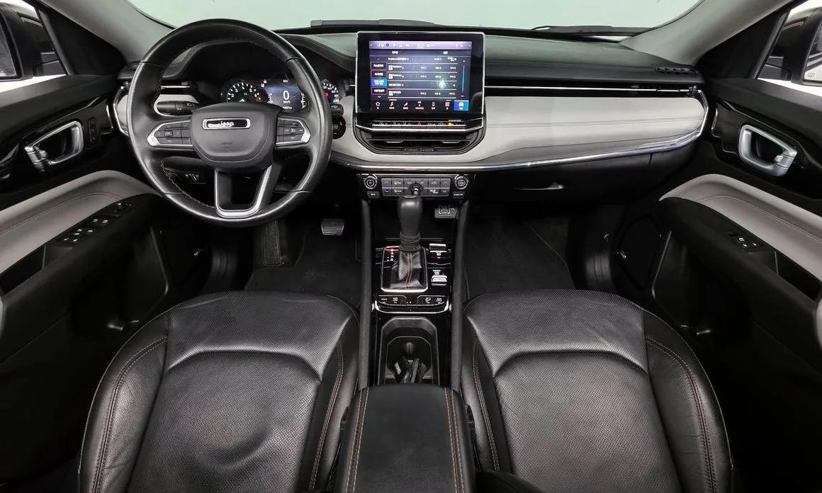 Jeep Compass — фото 6